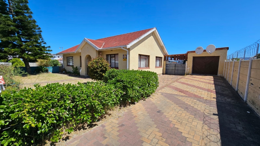 Commercial Property for Sale in Grassy Park Western Cape